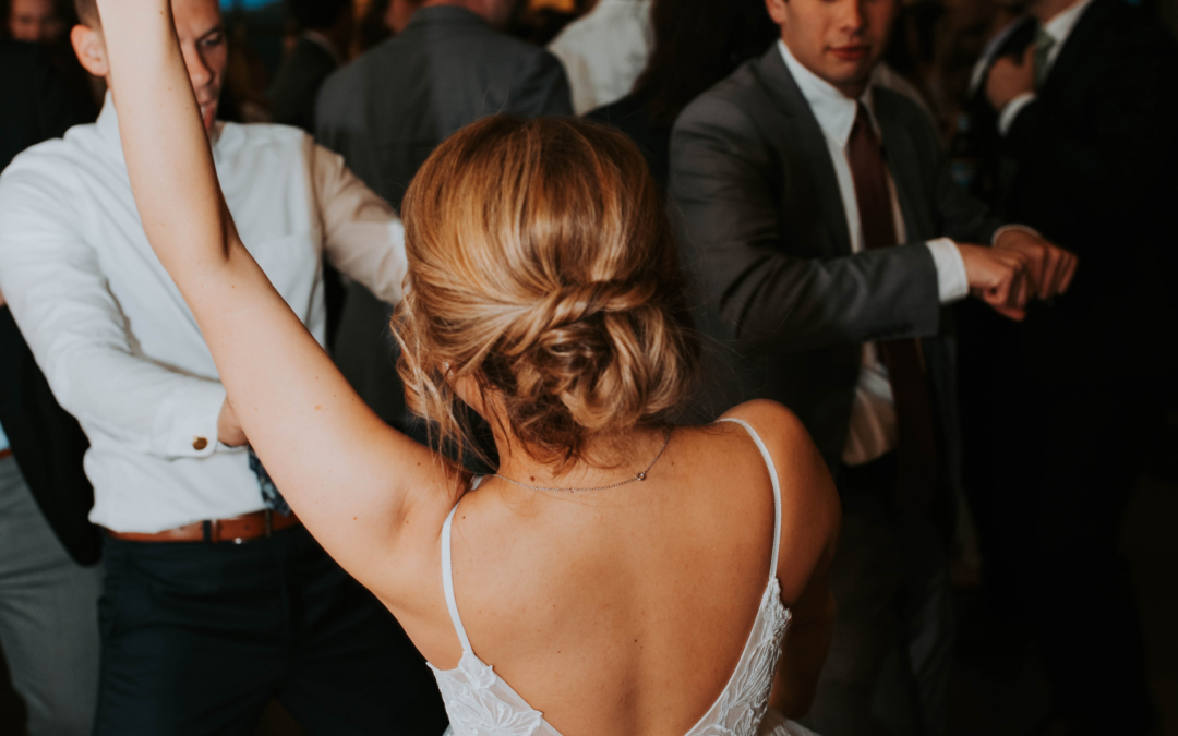 Should I Hire a Band or a DJ for My Wedding?